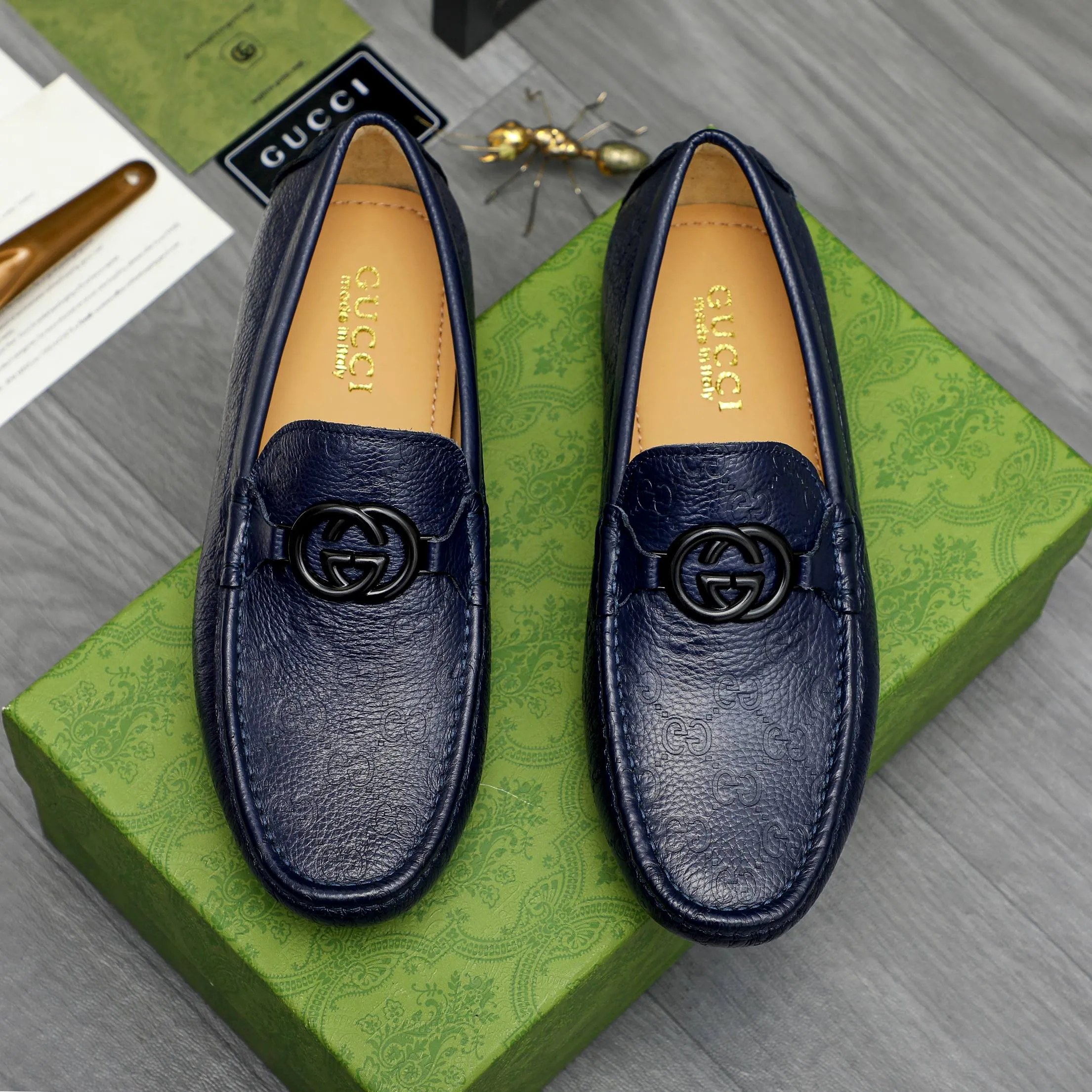 Men's shoes💰p420 Product trademark: GUCCI (Gucci) casual slip-on men's shoes Regular size: 38-44 Product material: Selected pebbled cowhide embossed upper, sheepskin lining, rubber outsole